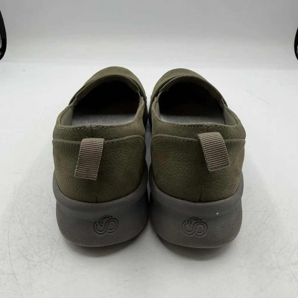 Clarks Cloudsteppers Penny Loafers Women Sz 7 M Olive Green Slip On Comfort Shoe